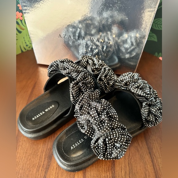 AZALEA WANG New in Box Summer Scrunchie Sandals (Size 8) - Picture 3 of 6
